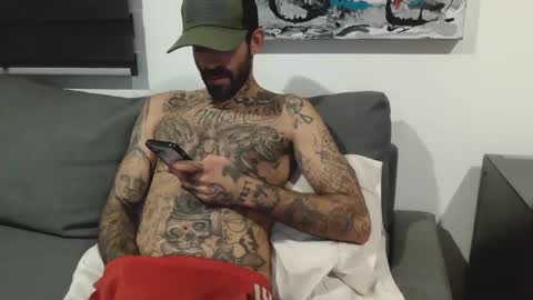 Snapshot of badcouple_ chatting on 10/01/25, 11:44 BadCouple  online show from 10/01/25, 11:44