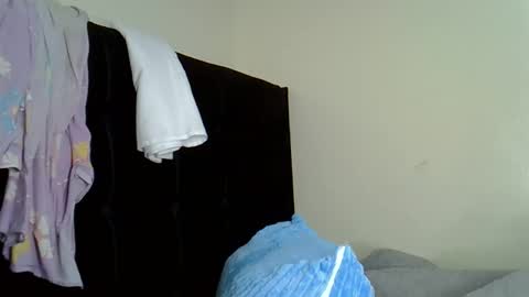 Snapshot of baddie_bunnie chatting on 11/22/25, 02:10 baddie_bunnie online show from 11/22/25, 02:10