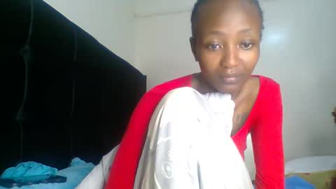 Snapshot of baddie_bunnie chatting on 12/04/25, 01:59 baddie_bunnie online show from 12/04/25, 01:59