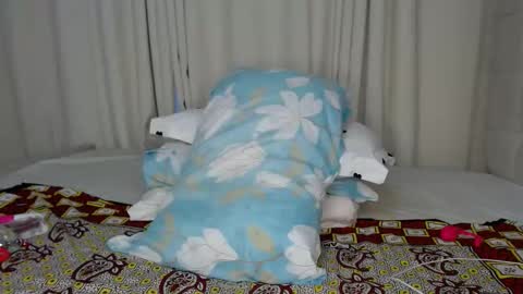 Snapshot of baddie_caramell chatting on 09/24/25, 07:33 baddie_caramell online show from 09/24/25, 07:33