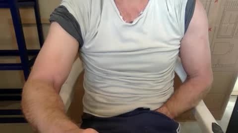 Snapshot of baddydaddyworkinghard chatting on 05/24/26, 10:48 baddydaddyworkinghard online show from 05/24/26, 10:48
