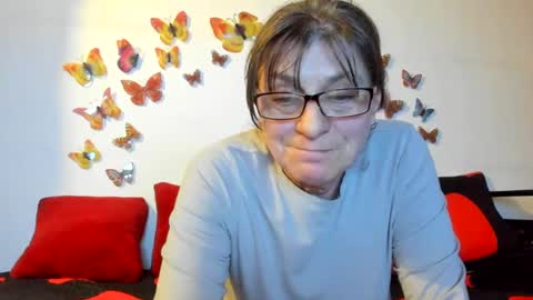 Snapshot of badgg chatting on 02/07/25, 04:24 Gina online show from 02/07/25, 04:24