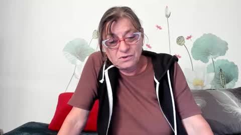 Snapshot of badgg chatting on 09/30/25, 02:33 Gina online show from 09/30/25, 02:33