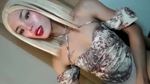 Snapshot of badgirl_jasmine chatting on 06/24/26, 12:20 jasmine online show from 06/24/26, 12:20