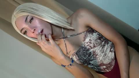 Snapshot of badgirl_jasmine chatting on 06/24/26, 12:26 jasmine online show from 06/24/26, 12:26