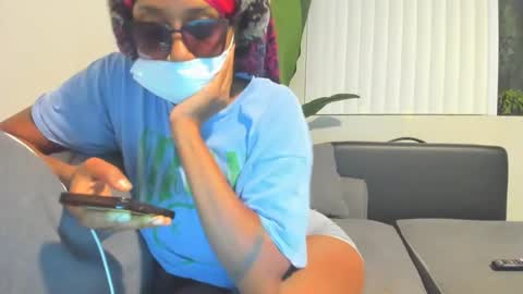 Snapshot of badgurldnay chatting on 10/20/25, 04:13 badgurldnay online show from 10/20/25, 04:13