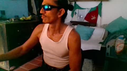 Mexican livin Off the Wall online show from 02/04/25, 03:26