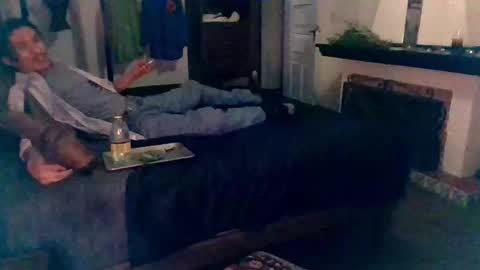 Mexican livin Off the Wall online show from 03/08/25, 04:45