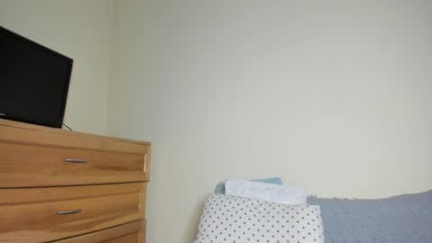 Snapshot of badmodel_ chatting on 01/09/25, 02:07 Name online show from 01/09/25, 02:07