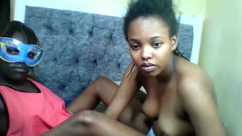 Snapshot of bads_hornies chatting on 01/14/26, 06:02 bads_hornies online show from 01/14/26, 06:02