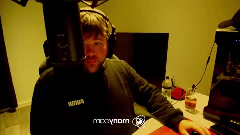 Snapshot of baftez chatting on 12/30/24, 12:20 Baffels online show from 12/30/24, 12:20