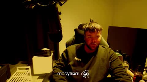 Snapshot of baftez chatting on 10/19/25, 09:10 Baffels online show from 10/19/25, 09:10