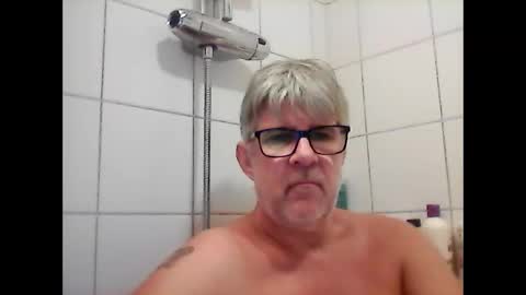 Snapshot of baggelina75 chatting on 01/05/25, 01:26 baggelina75 online show from 01/05/25, 01:26