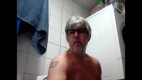 Snapshot of baggelina75 chatting on 03/05/25, 04:45 baggelina75 online show from 03/05/25, 04:45