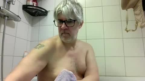 Snapshot of baggelina75 chatting on 03/01/26, 01:57 baggelina75 online show from 03/01/26, 01:57