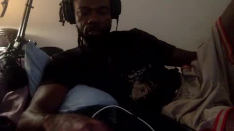 Snapshot of baggraww33 chatting on 10/02/25, 07:43 fans favorite bbc online show from 10/02/25, 07:43