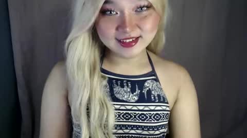 Snapshot of bahoglaway69 chatting on 10/19/25, 10:32 april online show from 10/19/25, 10:32