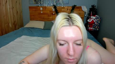 Snapshot of baiambel_mi chatting on 01/02/25, 09:11 holly online show from 01/02/25, 09:11