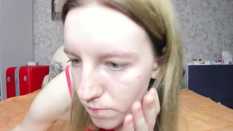Snapshot of baiambel_mi chatting on 10/07/25, 03:42 holly online show from 10/07/25, 03:42