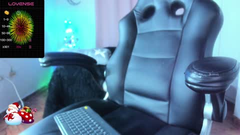 Snapshot of baileyadamss chatting on 12/19/24, 03:40 IM BAILEY online show from 12/19/24, 03:40