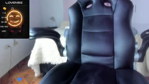 Snapshot of baileyadamss chatting on 02/17/25, 11:20 IM BAILEY online show from 02/17/25, 11:20