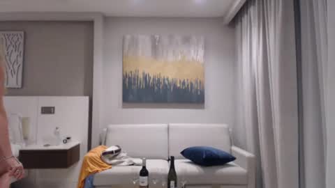 Snapshot of baingram1 chatting on 12/21/24, 06:09 Happy Girl online show from 12/21/24, 06:09