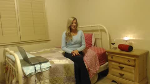 Snapshot of baingram1 chatting on 01/16/25, 05:11 Happy Girl online show from 01/16/25, 05:11