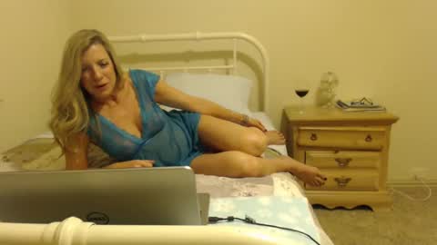 Snapshot of baingram1 chatting on 01/23/25, 03:58 Happy Girl online show from 01/23/25, 03:58