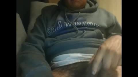 Snapshot of balderasc chatting on 12/01/25, 05:45 balderasc online show from 12/01/25, 05:45