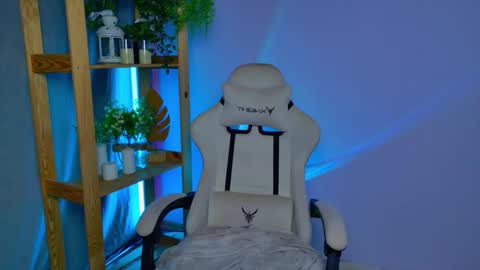 Snapshot of balerinacappuccino_ chatting on 03/04/26, 05:13 Elly online show from 03/04/26, 05:13