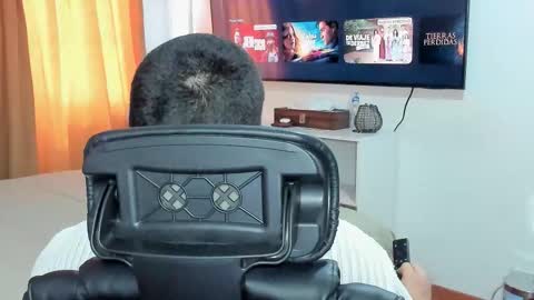 Snapshot of baltazardupont chatting on 10/06/25, 01:19 Andres - online show from 10/06/25, 01:19