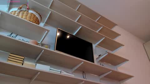 Kira online show from 01/14/26, 10:36