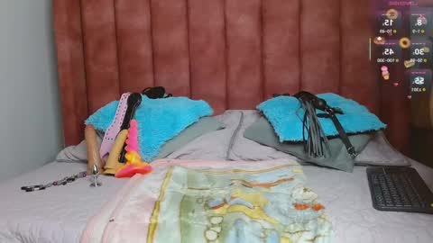 Arianna   online show from 09/17/25, 07:48