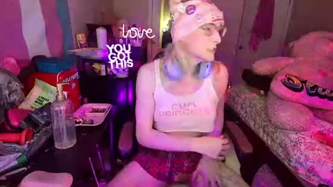 Snapshot of bambibimbosparkles chatting on 07/04/26, 04:07 Bambi Sparkles TS online show from 07/04/26, 04:07