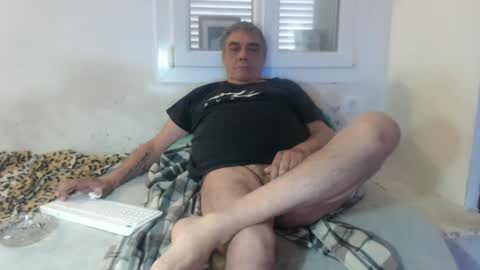 Snapshot of bambino6060 chatting on 01/21/25, 10:19 bambino6060 online show from 01/21/25, 10:19