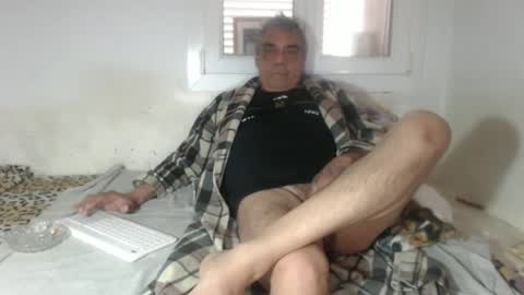 Snapshot of bambino6060 chatting on 01/22/25, 01:00 bambino6060 online show from 01/22/25, 01:00