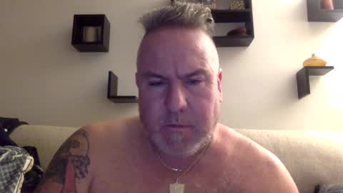 banana5289 online show from 02/28/25, 07:37