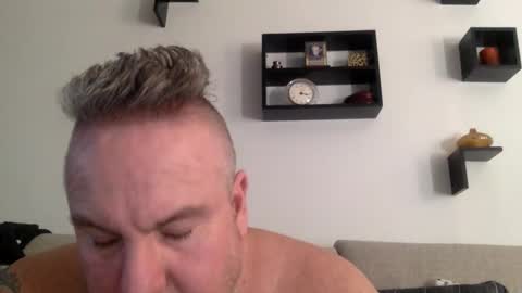 banana5289 online show from 02/28/25, 08:18