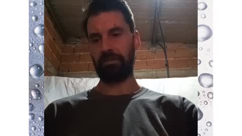 Snapshot of banana_argen_15 chatting on 01/06/25, 01:20 Ezequiel online show from 01/06/25, 01:20