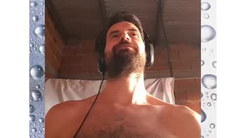 Snapshot of banana_argen_15 chatting on 01/11/25, 10:07 Ezequiel online show from 01/11/25, 10:07