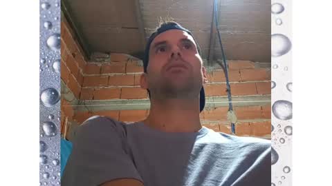 Snapshot of banana_argen_15 chatting on 01/18/25, 02:03 Ezequiel online show from 01/18/25, 02:03