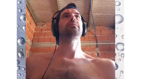 Snapshot of banana_argen_15 chatting on 01/22/25, 04:23 Ezequiel online show from 01/22/25, 04:23