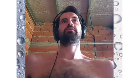 Snapshot of banana_argen_15 chatting on 02/12/25, 05:05 Ezequiel online show from 02/12/25, 05:05