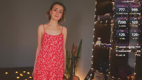 Snapshot of bananya_kitty chatting on 12/13/24, 12:20 Ellen and online show from 12/13/24, 12:20