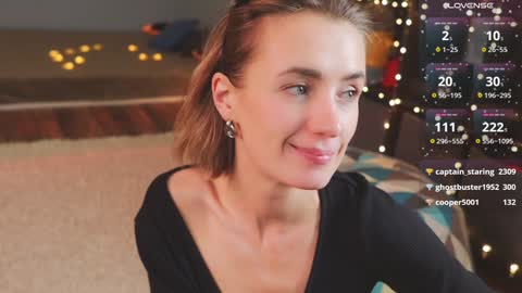 Snapshot of bananya_kitty chatting on 12/15/24, 08:08 Ellen and online show from 12/15/24, 08:08