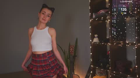 Snapshot of bananya_kitty chatting on 12/27/24, 06:24 Ellen and online show from 12/27/24, 06:24