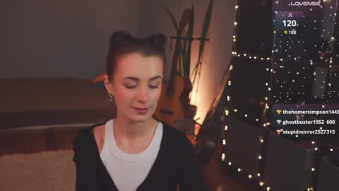 Snapshot of bananya_kitty chatting on 01/14/25, 09:56 Ellen and online show from 01/14/25, 09:56