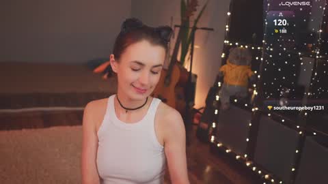 Snapshot of bananya_kitty chatting on 02/06/25, 04:58 Ellen and online show from 02/06/25, 04:58