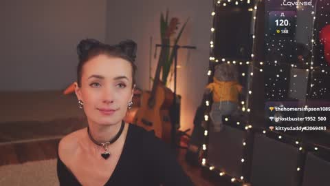 Snapshot of bananya_kitty chatting on 02/08/25, 12:06 Ellen and online show from 02/08/25, 12:06