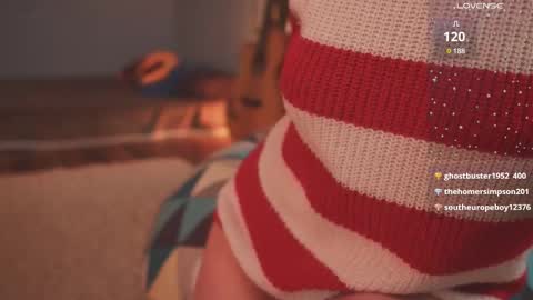 Snapshot of bananya_kitty chatting on 02/15/25, 01:27 Ellen and online show from 02/15/25, 01:27